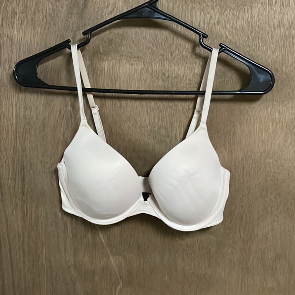 Victorias Secret Pink Wear Everywhere Push Up Bra 32D